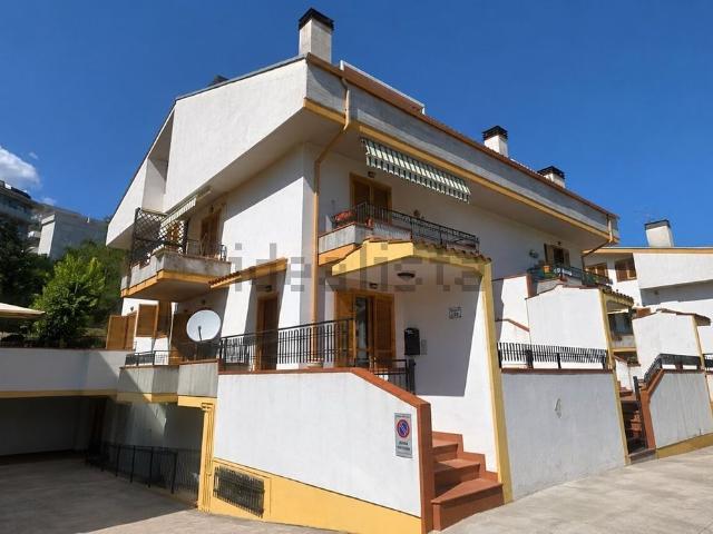 Villetta a schiera in vendita di 230 m² in Via Felice Barnabei, 142