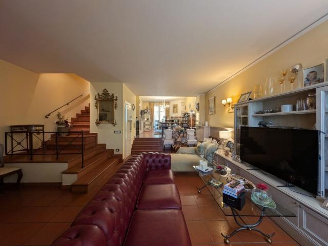 Case e ville in vendita di 230 m² in Via Paolo Bettarini