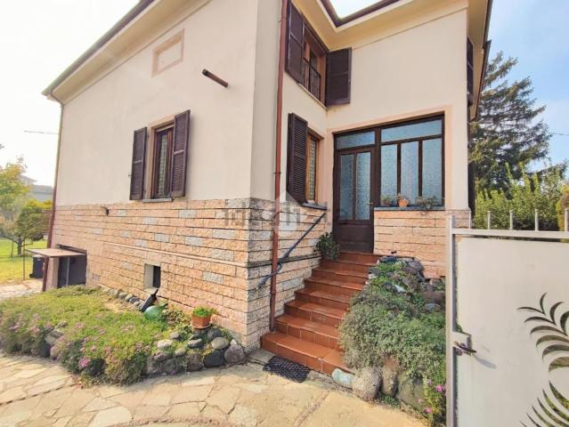 Case e ville in vendita di 230 m² in Via I° Maggio, 22