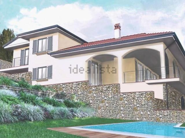Case e ville in vendita di 230 m² in Via Ortonovo, 6