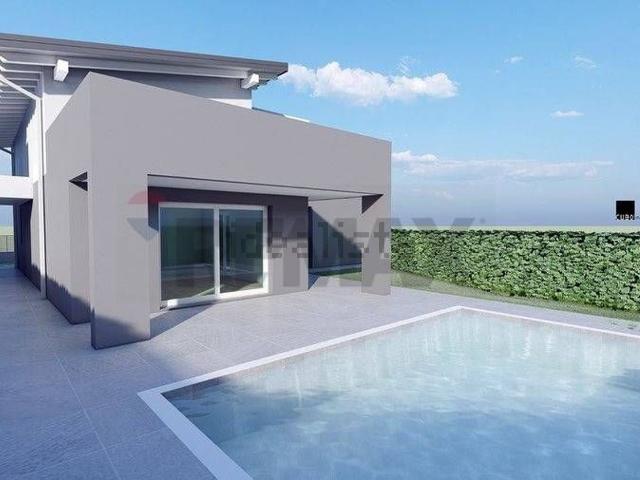 Case e ville in vendita di 230 m² in Via Monte Bianco, 4