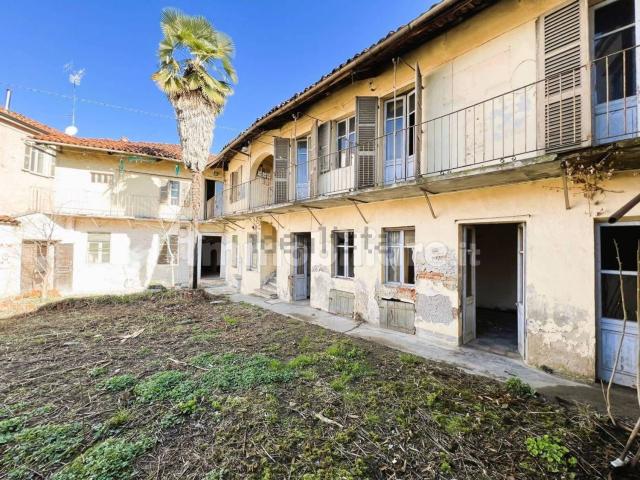 Case e ville in vendita di 230 m² in Via Monte di Pietà, 28