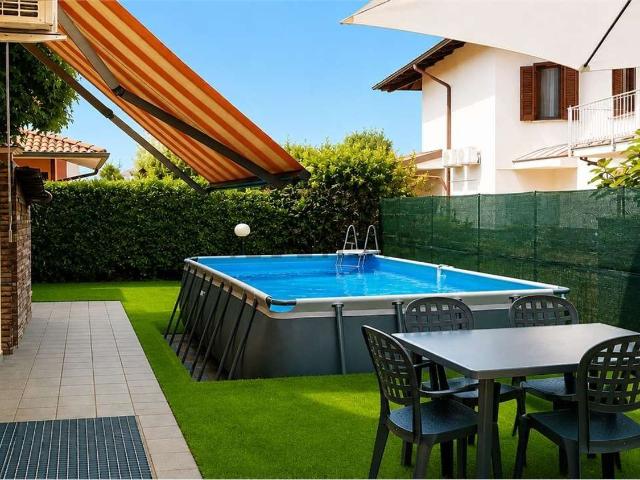 Case e ville in vendita di 285 m² in Via Morgagni, 32