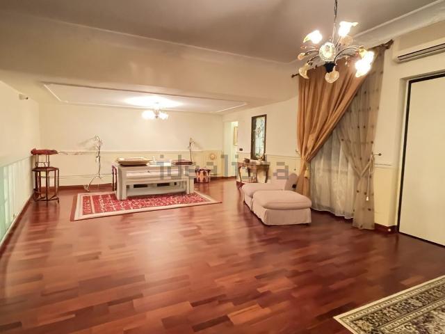 Case e ville in vendita di 230 m² in Via Mauro Buonvino, 20