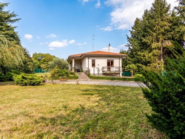 Case e ville in vendita di 230 m² in Via Madonna delle Vigne, 19