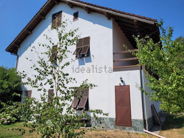 Case e ville in vendita di 230 m² in Via Savona, 41