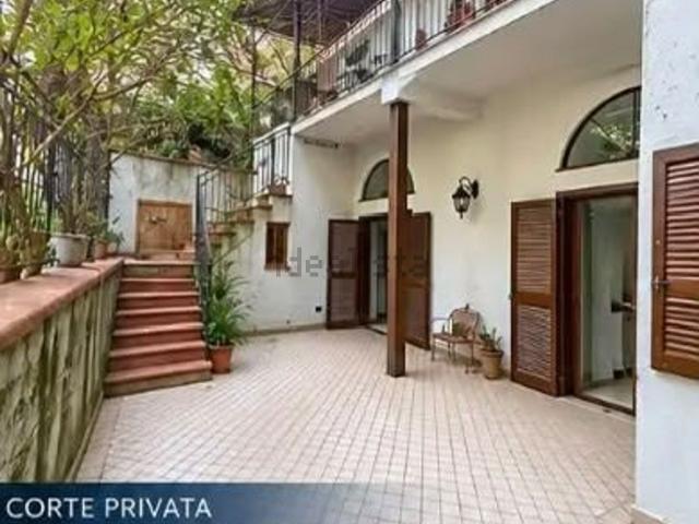Case e ville in vendita di 230 m² in Via San Carlo, 142