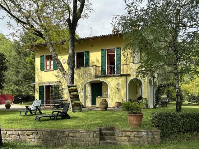 Case e ville in vendita di 230 m² in Via San Francesco