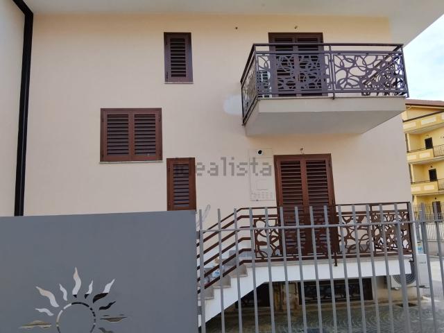 Case e ville in vendita di 230 m² in Via Spiniello
