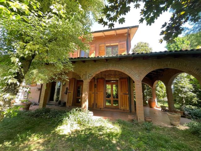 Case e ville in vendita di 230 m² in Via Pozzo