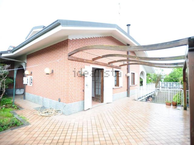 Case e ville in vendita di 230 m² in Via Pigafetta, 7