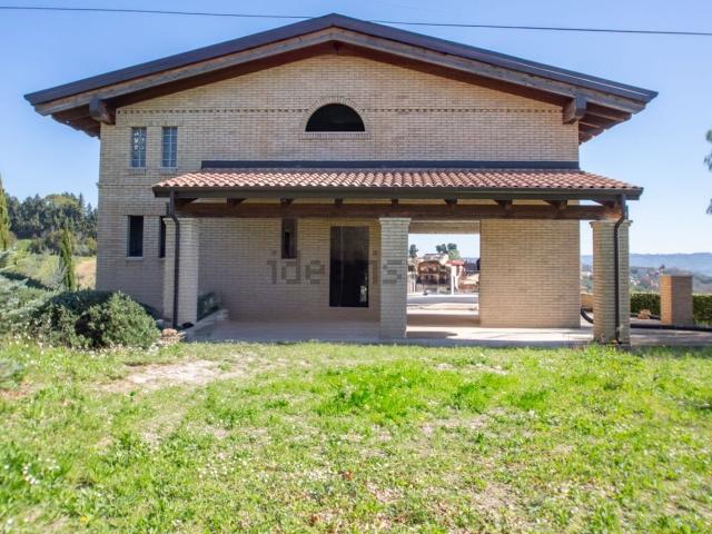Case e ville in vendita di 230 m² in Via Purgatorio I Tratto, 7