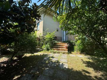 Case e ville in vendita di 230 m² in Via Rovereto