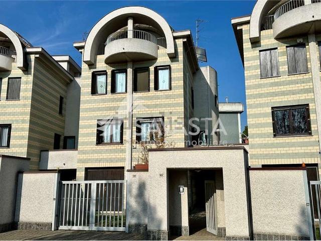 Case e ville in vendita di 230 m² in Via Veneto, 68