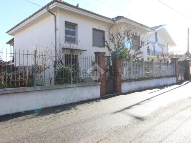 Case e ville in vendita di 250 m² in Via Verdi, 8