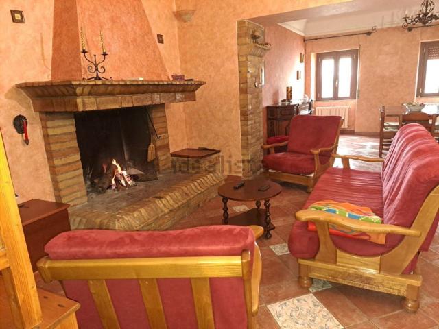 Case e ville in vendita di 230 m² in Via Villa Penna, 32
