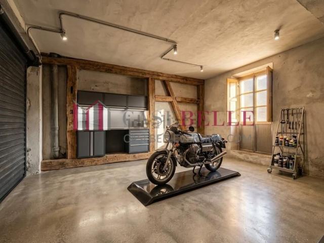 Case e ville in vendita di 230 m² in Via XXV Aprile, 55041
