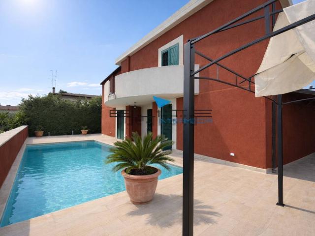 Case e ville in vendita di 230 m² in Via Zandonai, 4