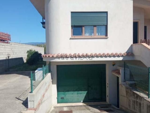 Case e ville in vendita di 230 m² in Viale Antonio Gramsci