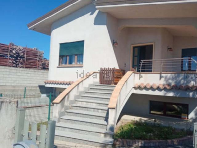 Case e ville in vendita di 230 m² in Viale Antonio Gramsci