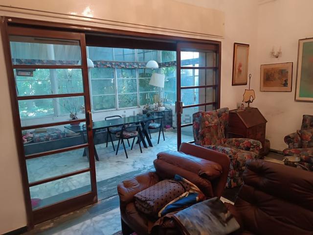 Case e ville in vendita di 230 m² in Viale Guglielmo Marconi, 48