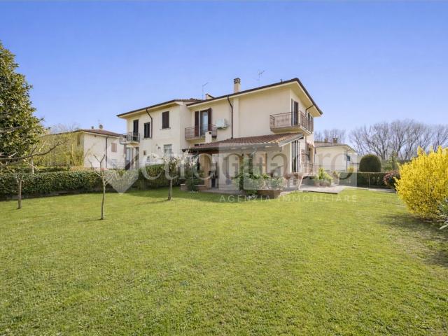 Case e ville in vendita di 230 m² in Vicolo Botticelli, 1