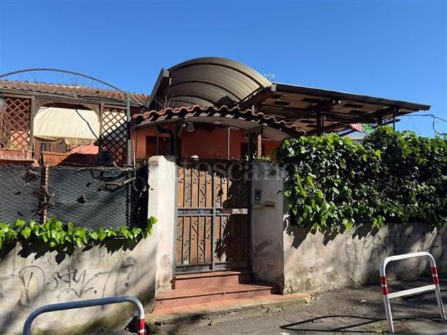 Case e ville in vendita di 230 m² in Vicolo dell&apos Annunziatella