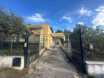 Case e ville in vendita di 230 m² in Contrada Cozzo Corvo