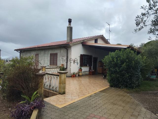 Case e ville in vendita di 230 m² in Contrada Lucerta, 1