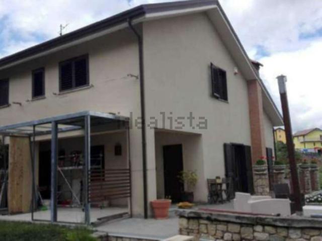 Case e ville in vendita di 230 m² in Contrada Pantano