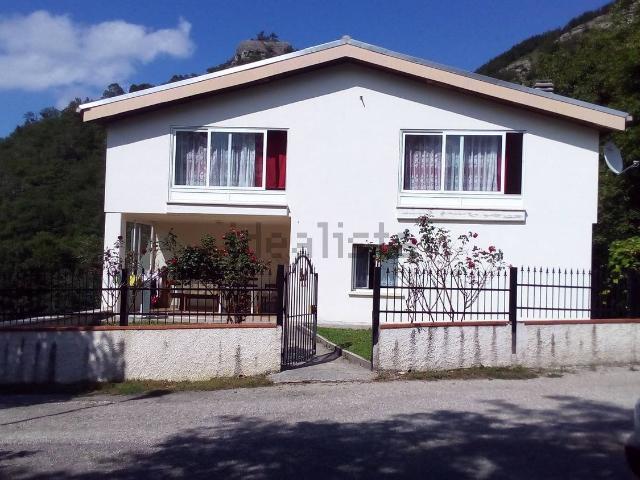 Case e ville in vendita di 230 m² in Frazione Pietralta