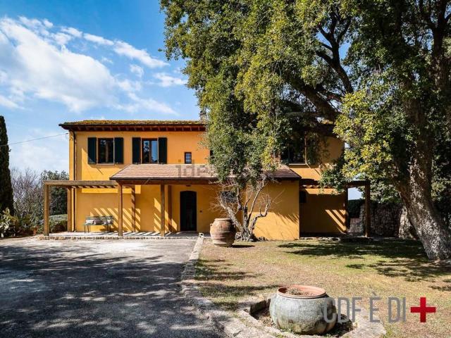 Case e ville in vendita di 230 m² in Località Marsiliana