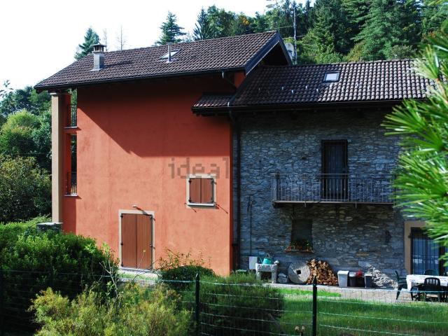 Case e ville in vendita di 230 m² in Località Mulini, 3