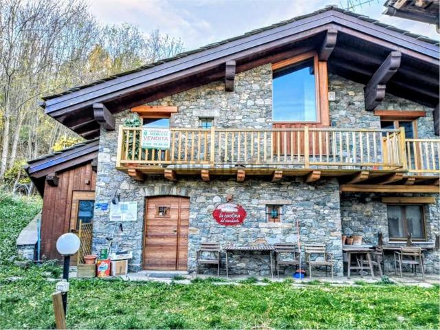 Case e ville in vendita di 230 m² in Località Plout