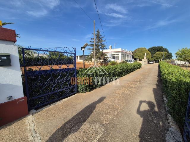 Case e ville in vendita di 230 m² in Strada Alberobello