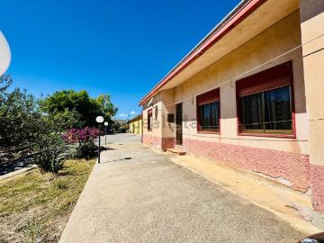 Case e ville in vendita di 230 m² in Strada N 12