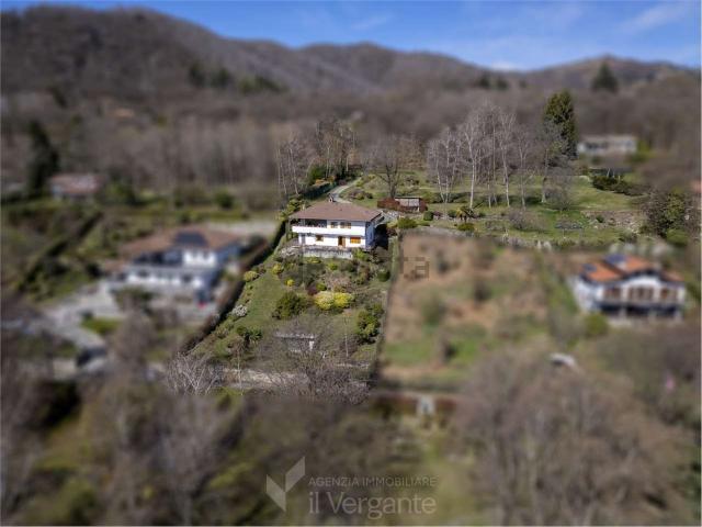 Case e ville in vendita di 230 m² in Strada quinta