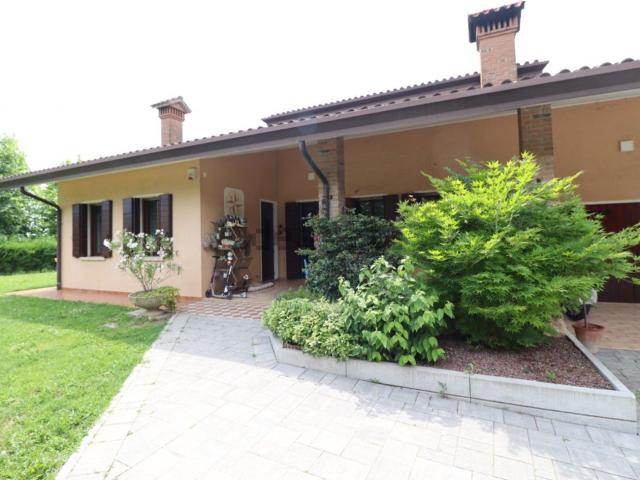 Case e ville in vendita di 231 m² in Piazza Maria Soti Borgato