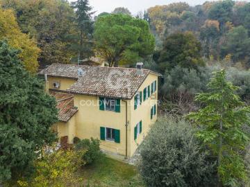 Case e ville in vendita di 231 m² in Strada dei Canneti, 7