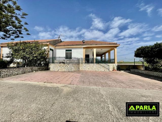 Case e ville in vendita di 23200 m² in Strada Statale 123