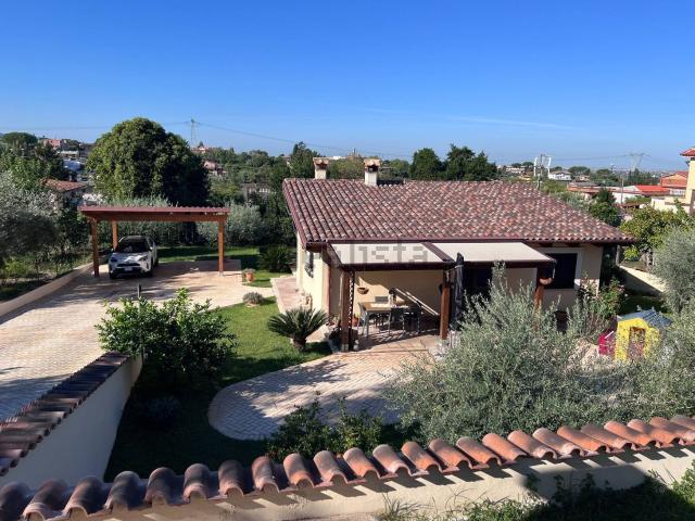 Case e ville in vendita di 232 m²