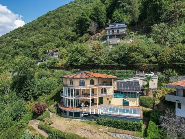Case e ville in vendita di 232 m² in Via Battaglione Alpini, 15
