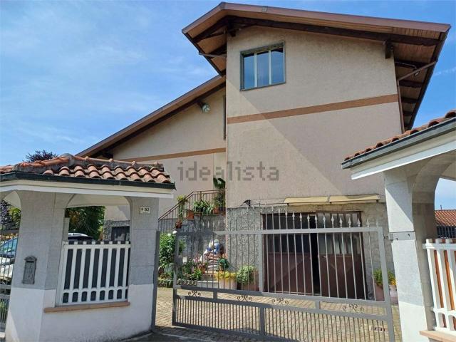 Case e ville in vendita di 232 m² in Via Bruna, 92