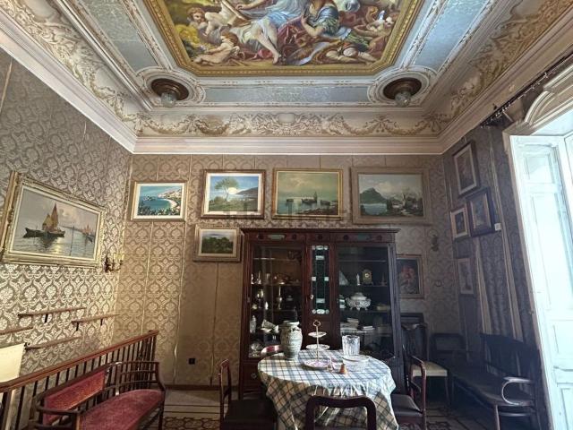 Case e ville in vendita di 232 m² in Via Giuseppe Battaglia, 34
