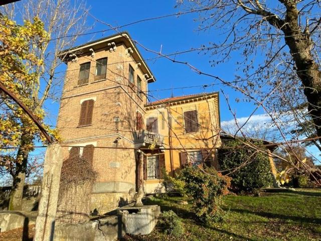 Case e ville in vendita di 232 m² in Corso Coppi Fausto e Serse, 30