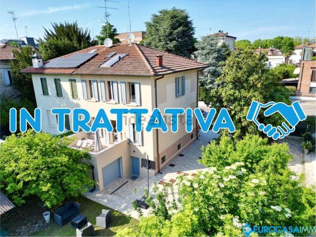 Case e ville in vendita di 233 m² in Via A. Gramsci, 24