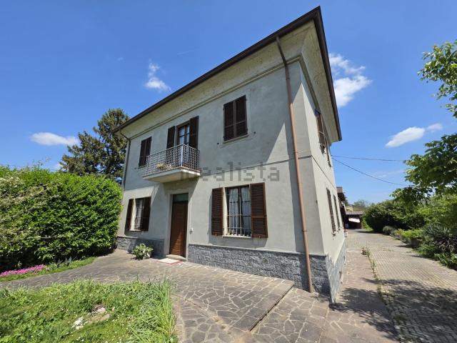 Case e ville in vendita di 233 m² in Via Agazzano