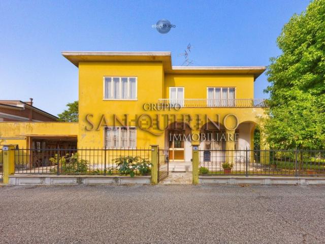 Case e ville in vendita di 233 m² in Via Giotto, 5