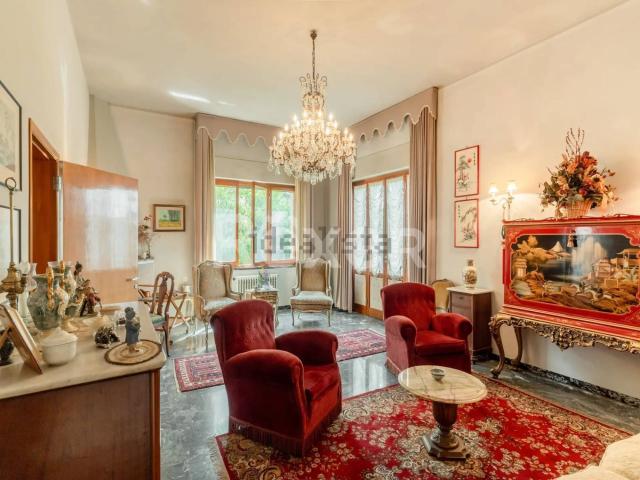 Case e ville in vendita di 233 m² in Via della Stazione, 11