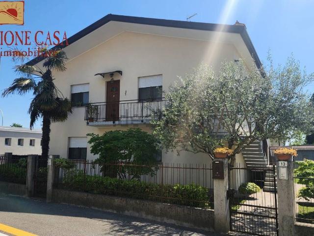 Case e ville in vendita di 233 m² in Via Michele Verzegnassi, 13